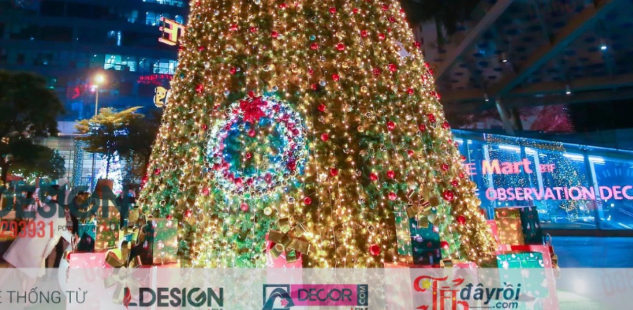 Cây Thông Noel Khổng Lồ