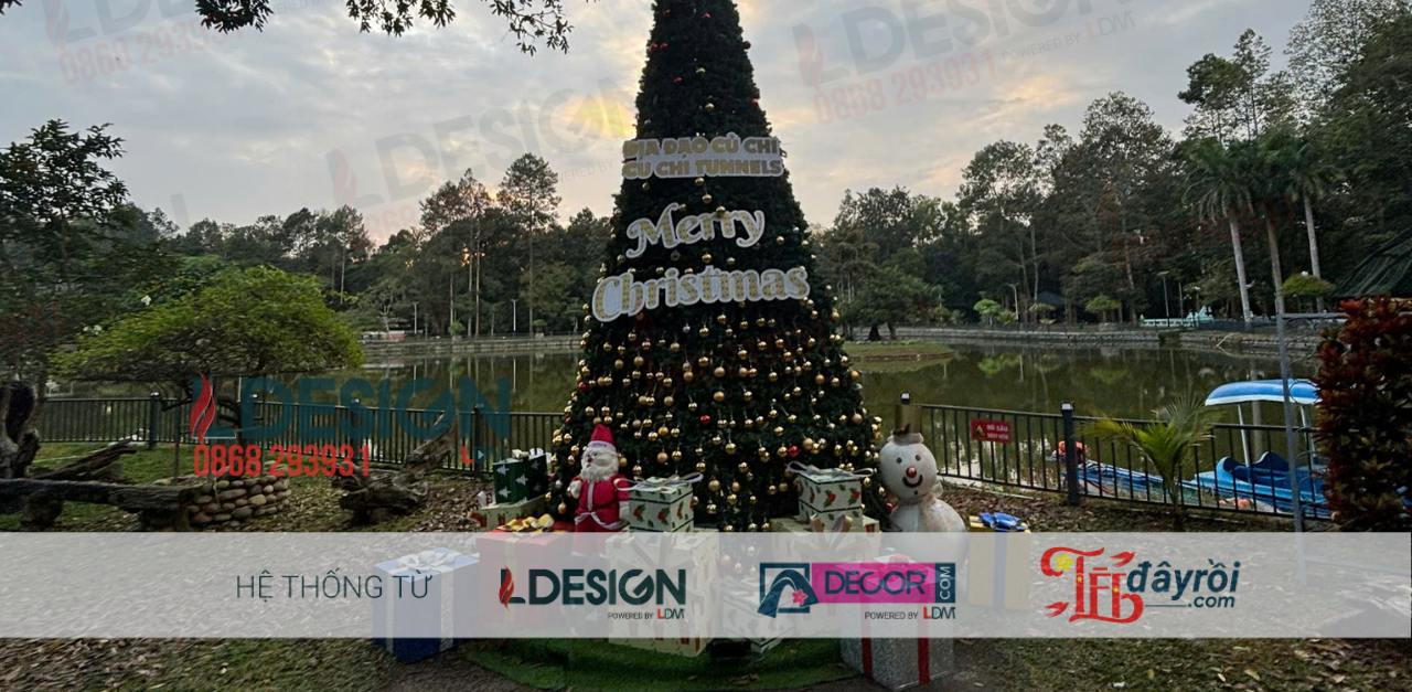 Thi Công Cây Thông Noel Khổ Lớn Tại Địa Đạo Củ Chi